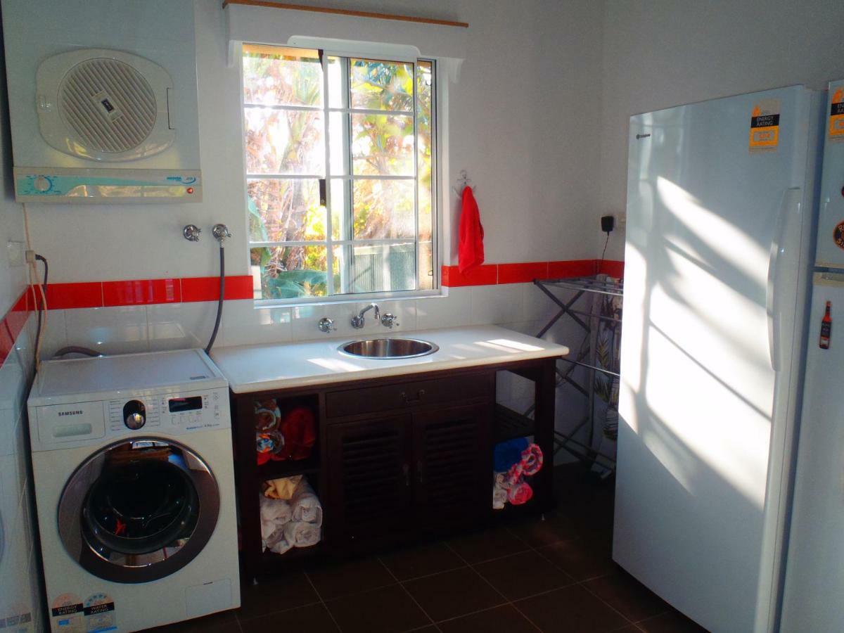 Island Time Guest Room Flying Fish Cove Exterior foto